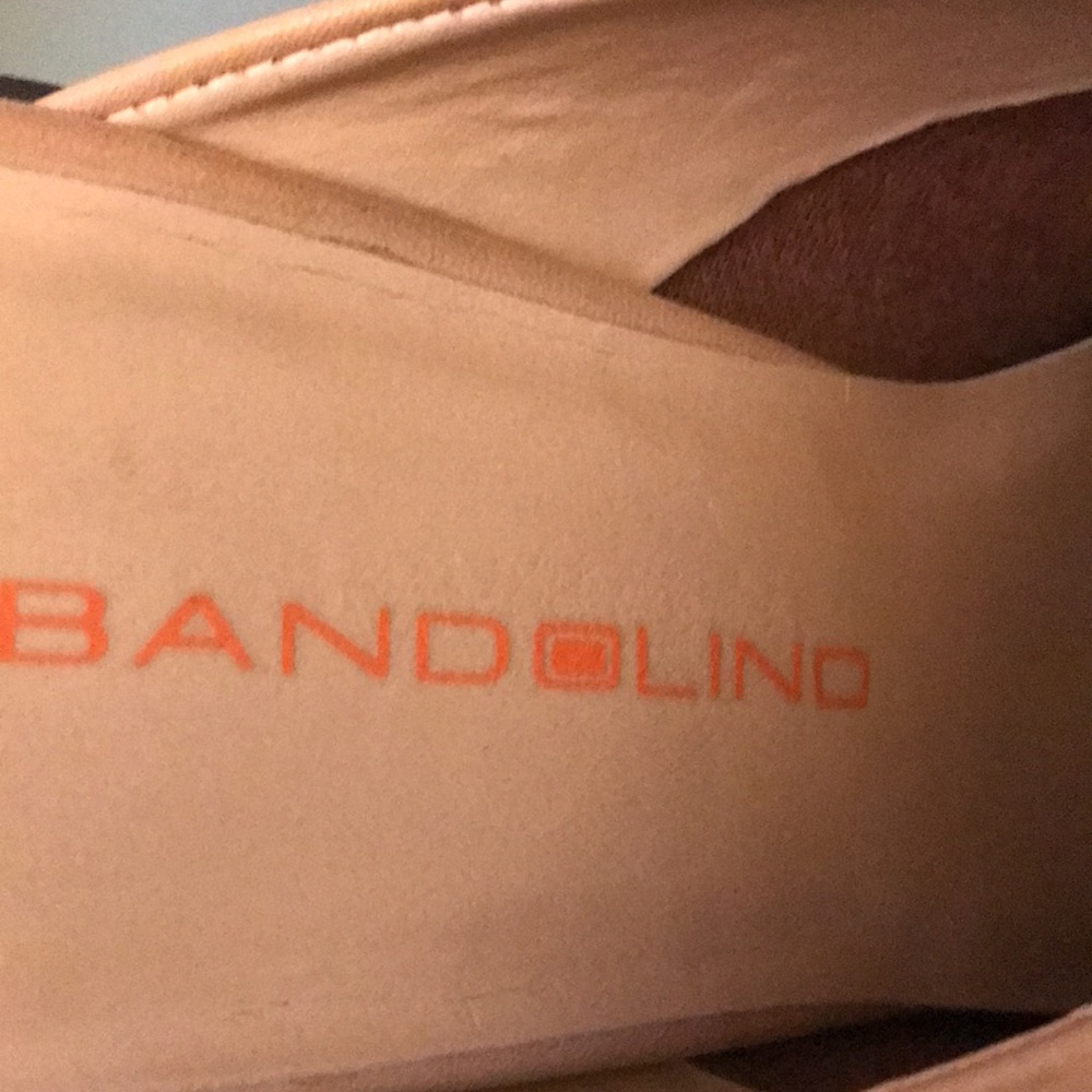 SIZE 8 BANDOLINO SHOES. APPROX 2 1/4 heel. NUDE & snake. IT FITS MORE AS 7 1/2 m - Picture 5 of 10